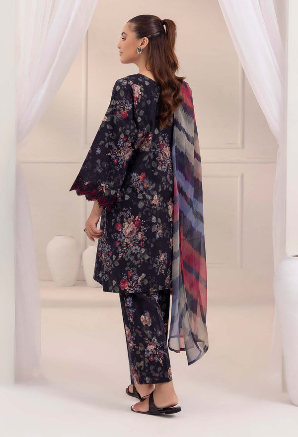 Best Lawn Dresses Online in Pakistan