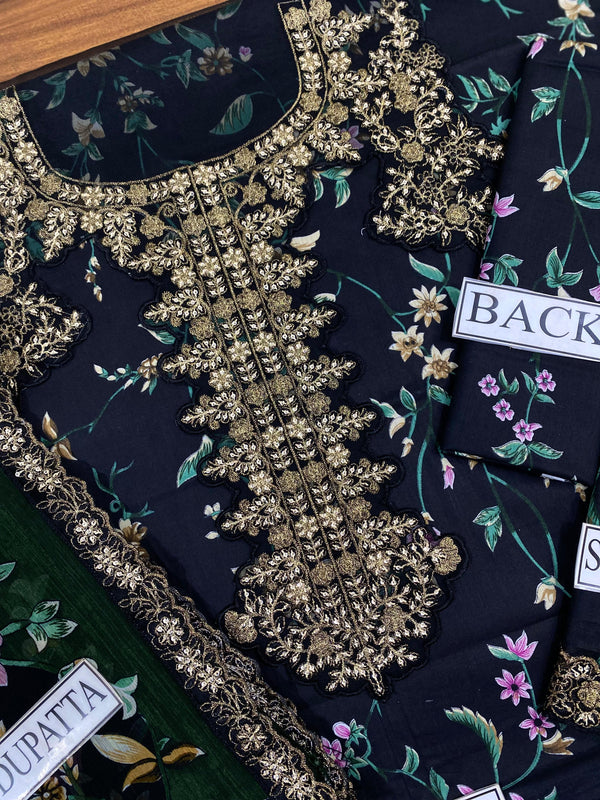 Best Lawn Dresses Online in Pakistan