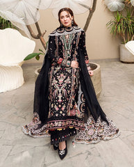 Best Lawn Dresses Online in Pakistan 