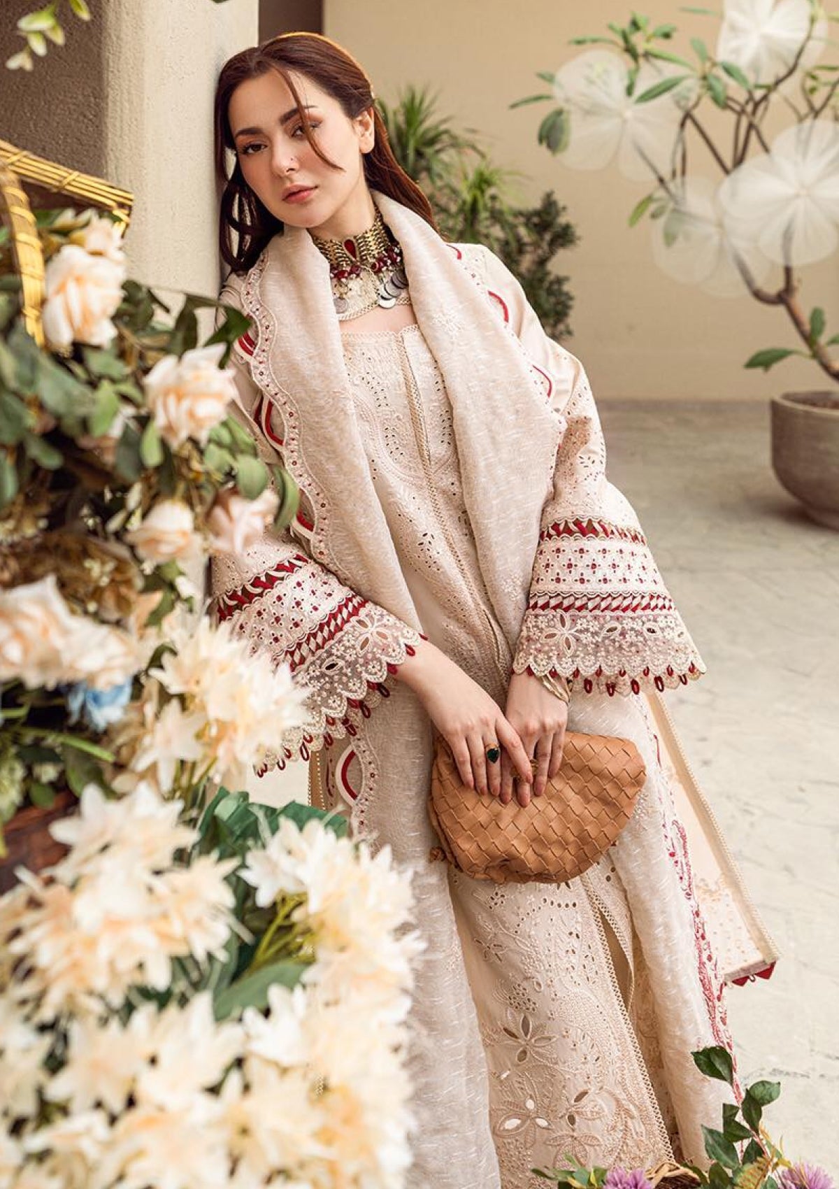 Best Lawn Dresses Online in Pakistan 